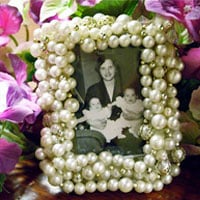 Mother's Day gift ideas Vintage Pearl necklace frame