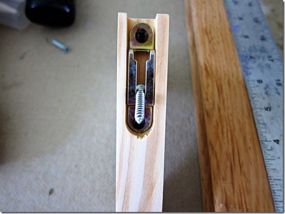 Screw-fits-in-bracket-like-