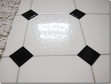 Close-up-of-vinyl-floor-tra