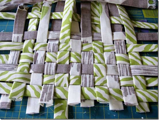 Weave-strips-of-fabric-toge