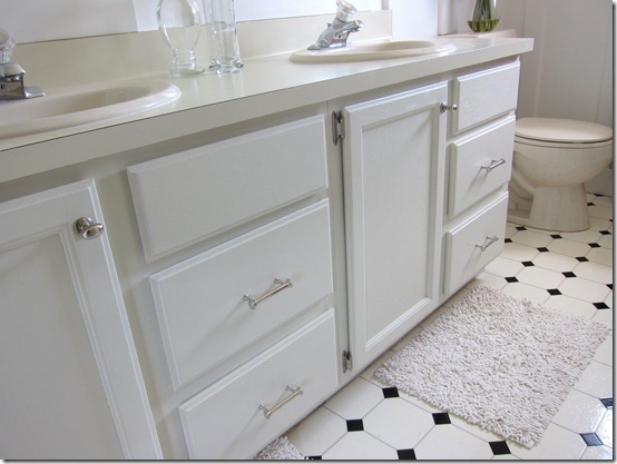inmyownstyle's-bathroom-cab