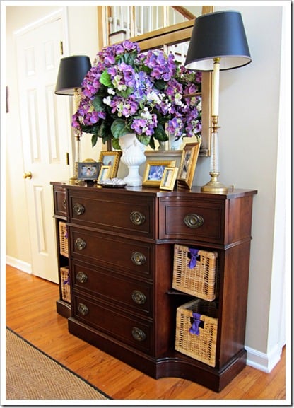 Desk-in-foyer