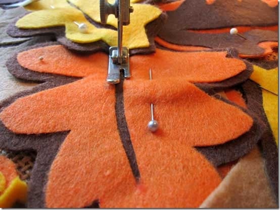 How to make a pillow using felt appliques