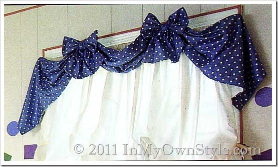 Clothespin-Bow-Window-Valan