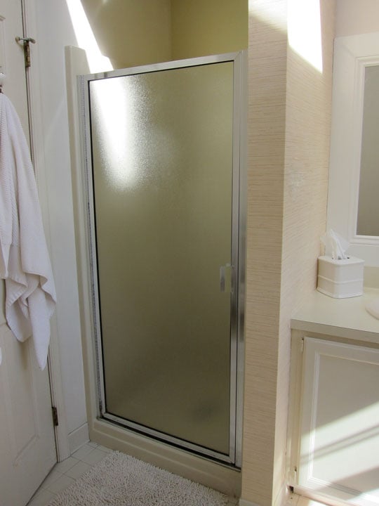 How to stencil shower doors