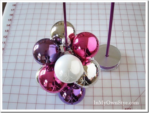 How to make a ornament tree using a knitting needle