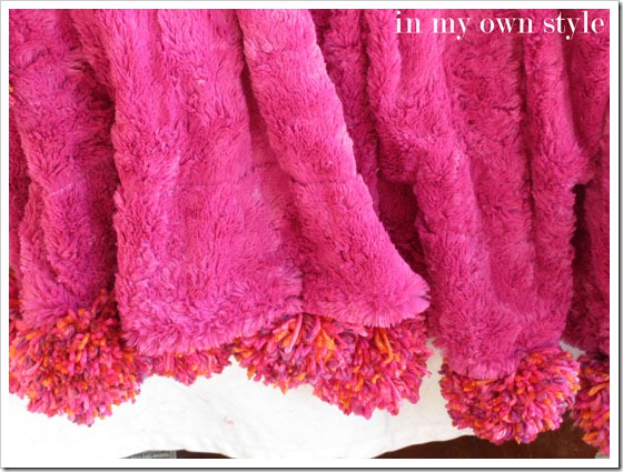 How to make a pom pom