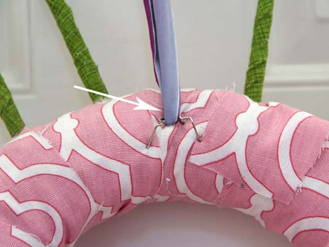 How to hang a wreath with ribbon