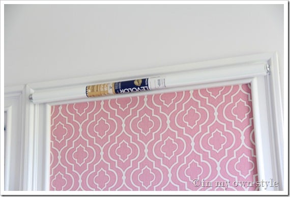 Roller-Shade for Creative Wall Photo Studio