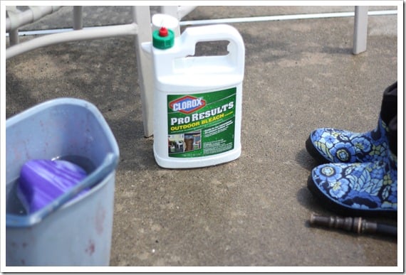 Clorox PRO REsults Outdoor Bleach: Cleaning Outdoors