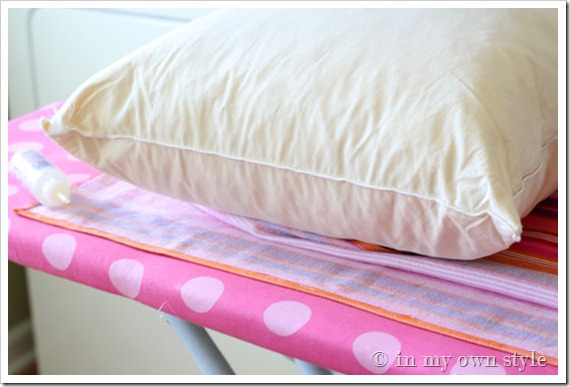 No-Sew-Dishtowel-Pillow-Tut