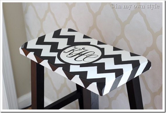Paint-a-monogram-on-furnitu