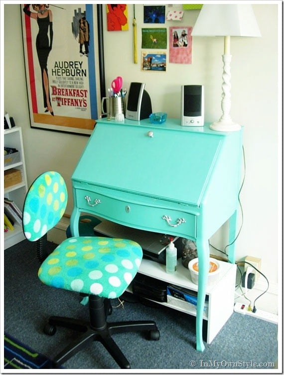 How to decorate an ugly dorm desk chair.