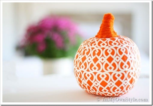 Pretty-Pumpkin-Decorating-I