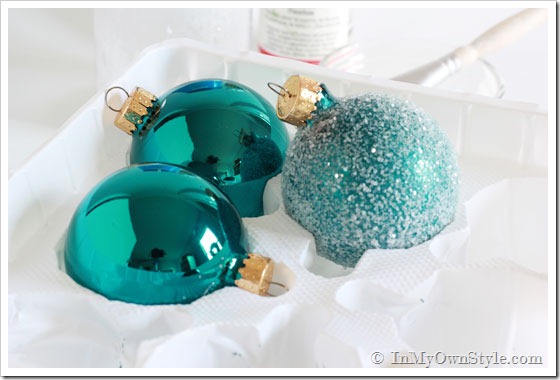 How-to-add-glitter-to-ornam