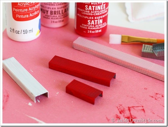 How-to-paint-staples to make a Valentine crafts