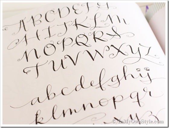 Book-Review-of-Creative-Lettering