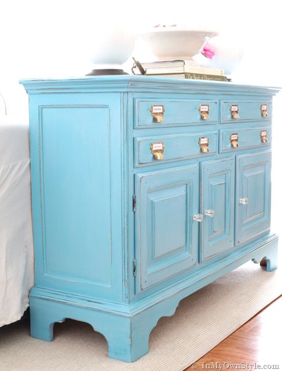 Make your own chalk paint to paint furntiure