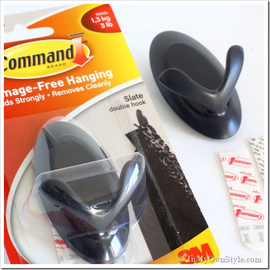 Command-Brand-Damage-Free-Double-Hooks-for-Hanging-Items-easily