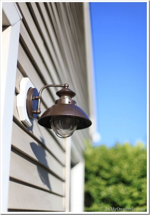 Amazing-paint-that-will-transform-old-or-rusted-exterior-light-fixtures