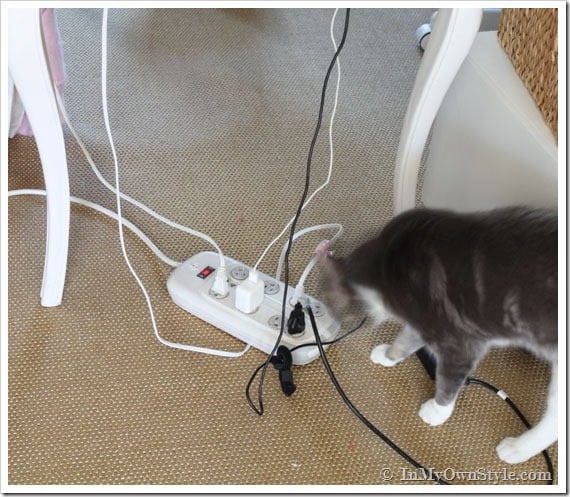 Gotta-see-what-they-did-to-organize-all-these-cords-under-the-desk
