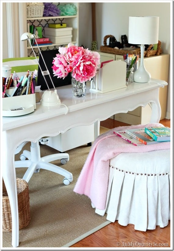 How-to-hide-cords-and-wires-around-a-desk