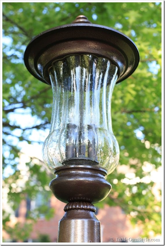 How-to-update-an-exterior-light-fixture-using-paint