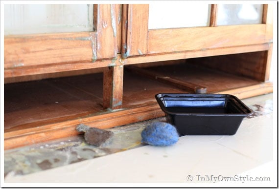 Tutorial-on-how-to-strip-furniture