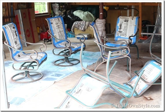 How to prepare outdoor chairs for spray painting.