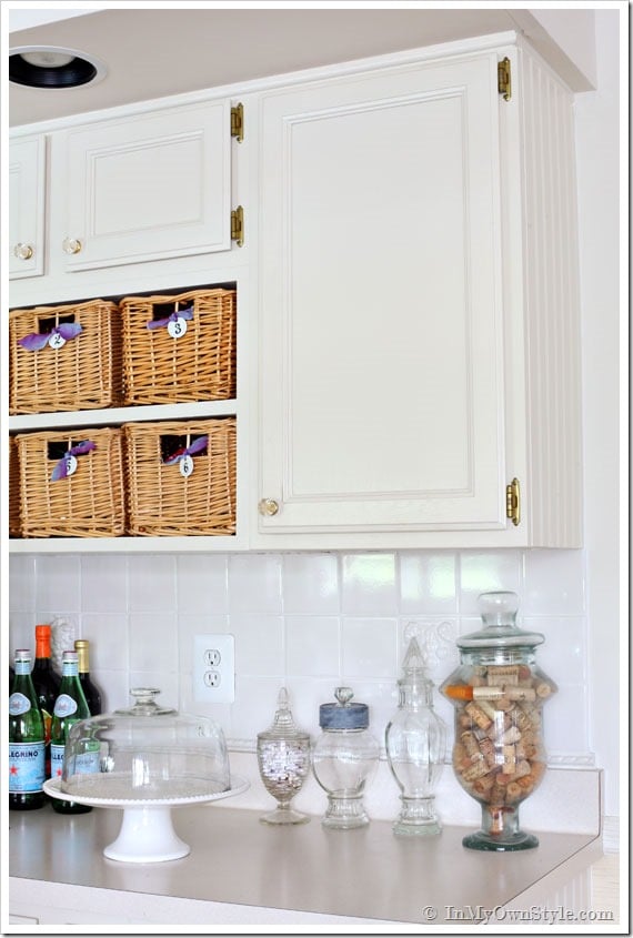 Easy Kitchen-Decorating-Ideas using fabric