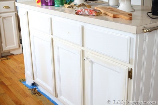 Kitchen-Makeover---how-to-paint-cabinets
