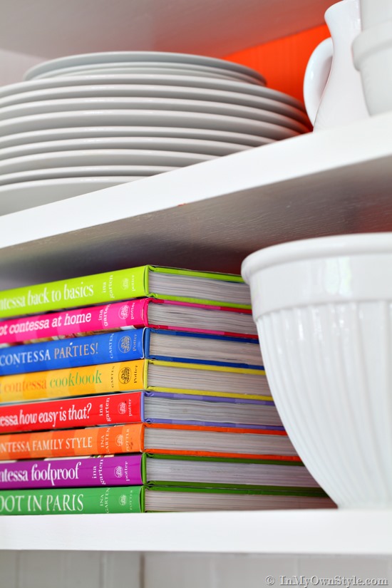 Open-Kitchen-Shelf-decorating-ideas