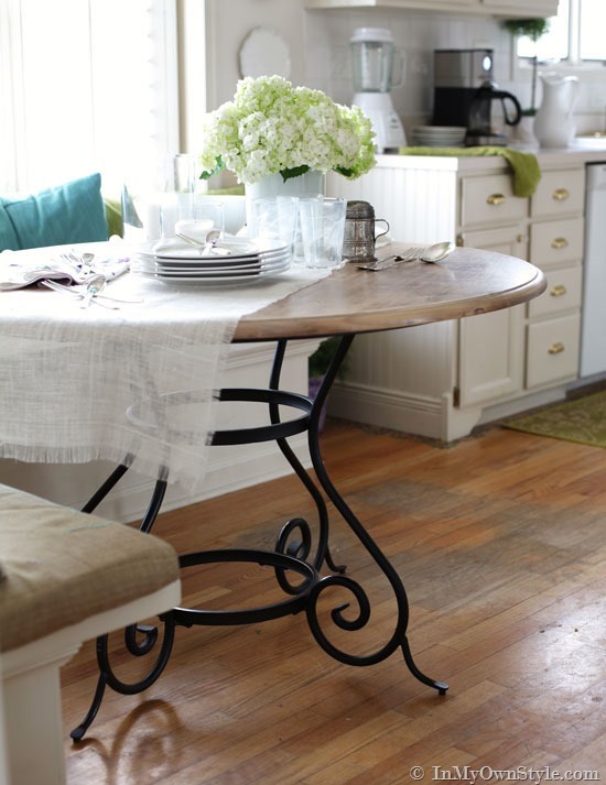 Painting metal furniture