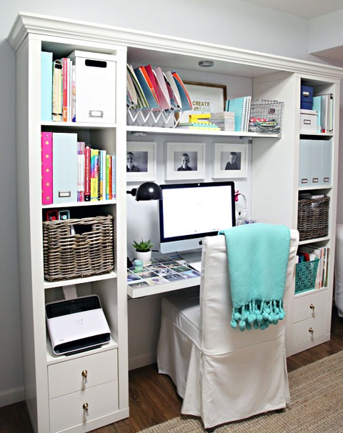 Organized_Workspace_Desk_19
