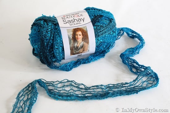 Turquoise net style yarn