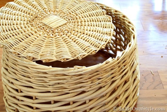 DIY-Christmas-Tree-skirt-make-using-a-basket