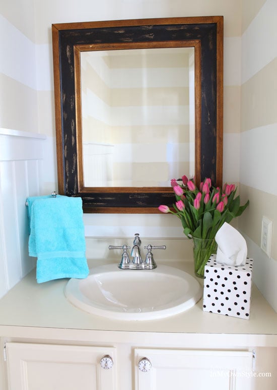 decorating-ideas-for-mirrors-in-a-powder-room