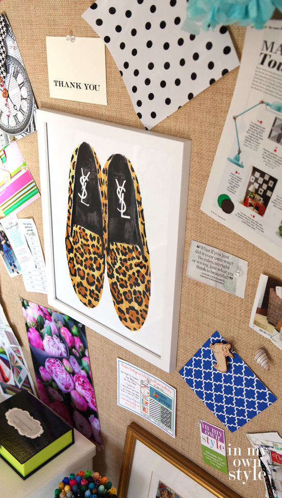 Photo showing custom made fabric pin board