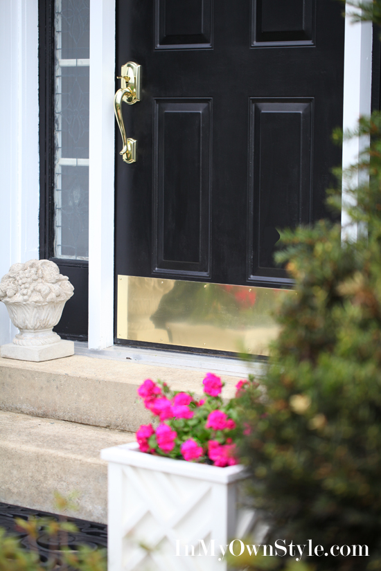 Front-door-and-porch-decor