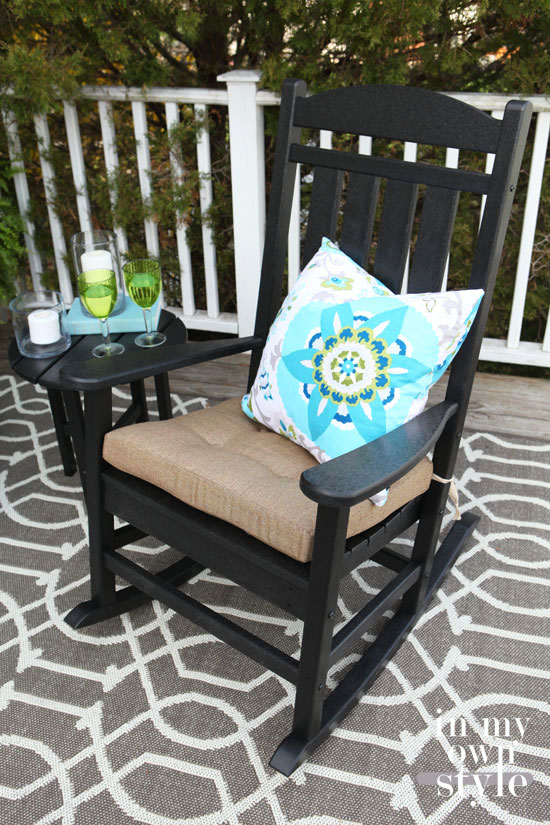 Polywood-Outdoor-Furniture-made-from-recycled-milk-cartons