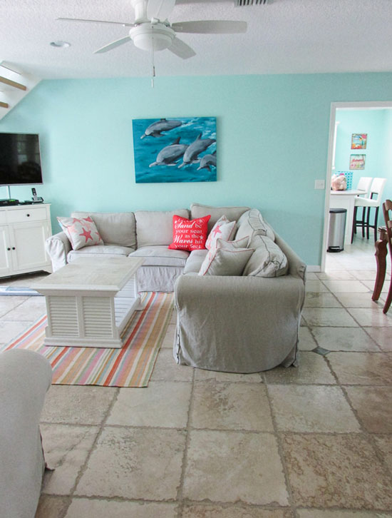 AM-Living-Room-looking-into-kitchen