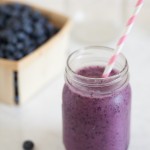 Blueberry-Smoothie-Recipe-made-in-a-Mason-jar-blender