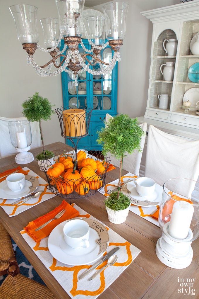 Affordable-Fall-tablesetting