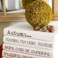 Print-this-free-printable-to-create-a-stack-of-books-to-decorate-your-home-for-Autumn