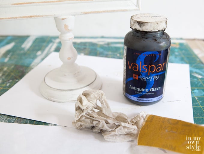 Tips-on-how-to-use-antiquing-glaze-on-chalk-painted-wood