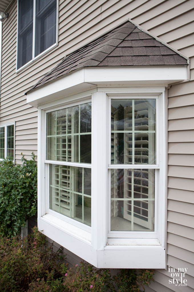 Tips-on-how-to-clean-exterior-windows-on-a-home