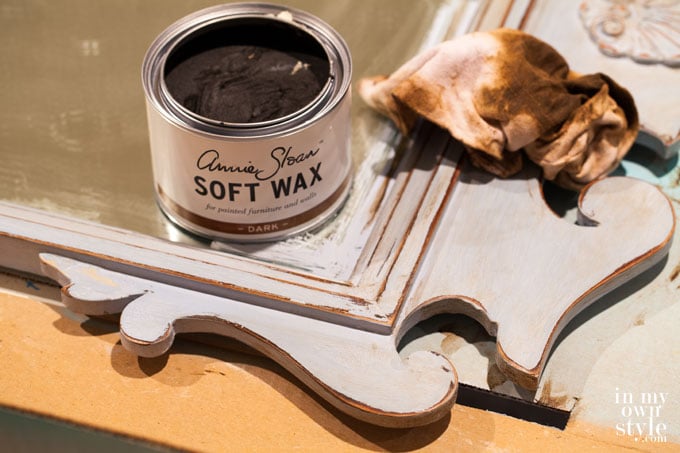 How-to-apply-dark-wax-over-chalk-paint