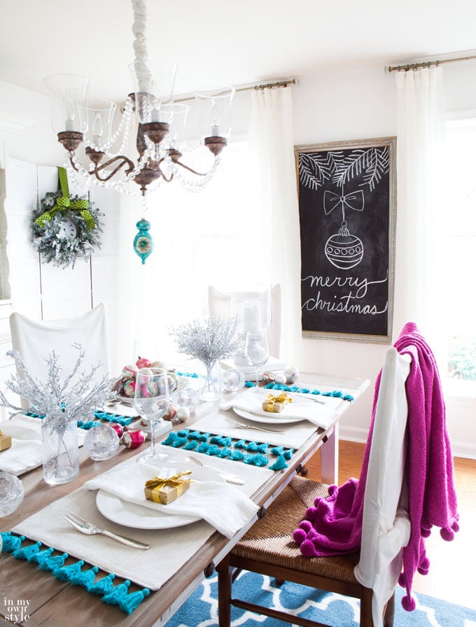 Dining-room-Christmas-decorating