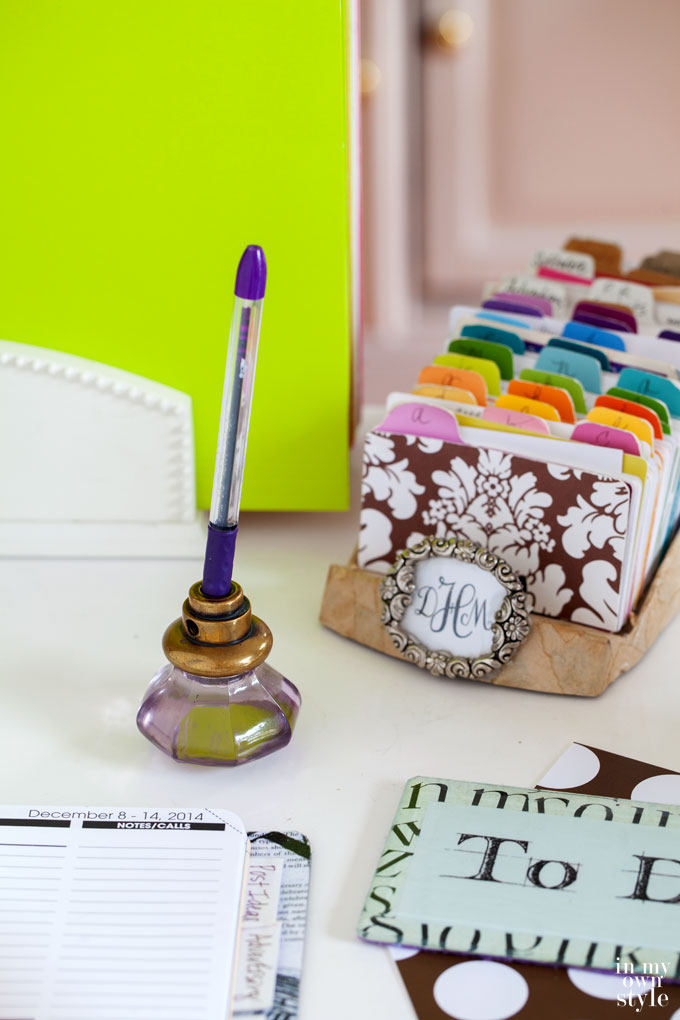 Repurpose-a-door-knob-into-a-pen-holder