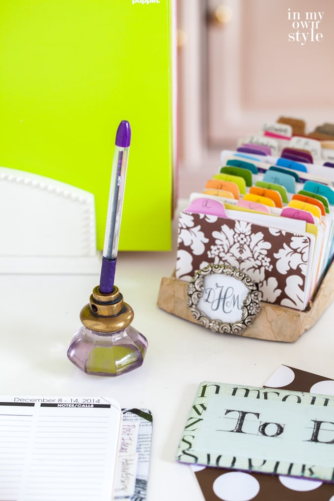 Doorknob-repurposed-into-a-pen-holder